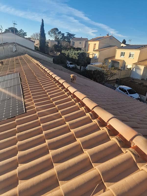 Panneaux photovoltaïques sur un toit - Installateur panneaux solaires Normandie